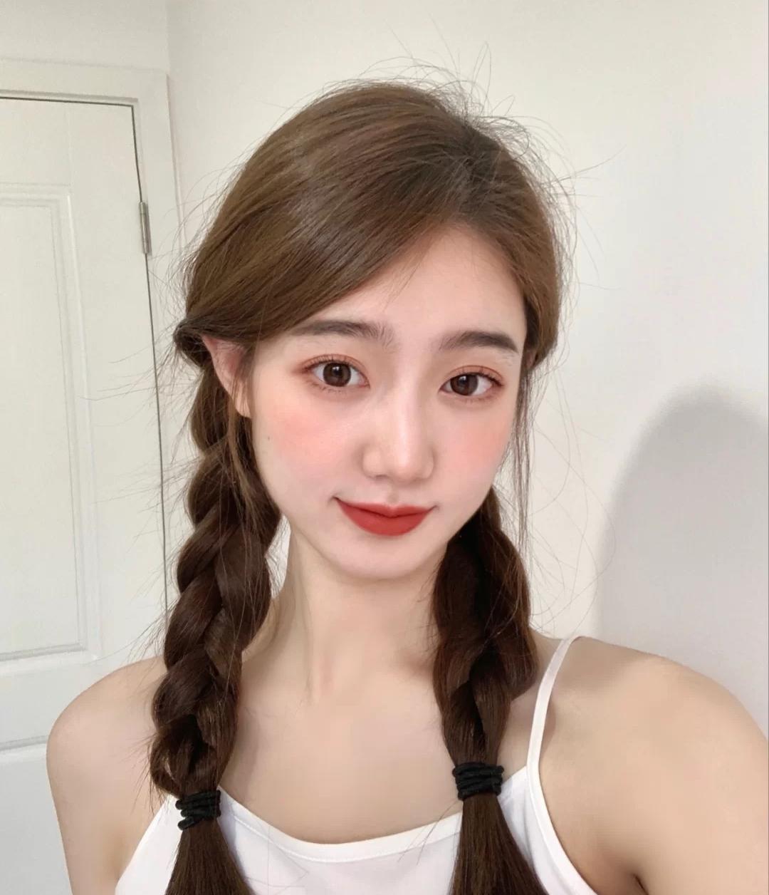 方法脸上有雀斑怎么遮瑕？试试这些化妆方式肌肤无瑕光泽