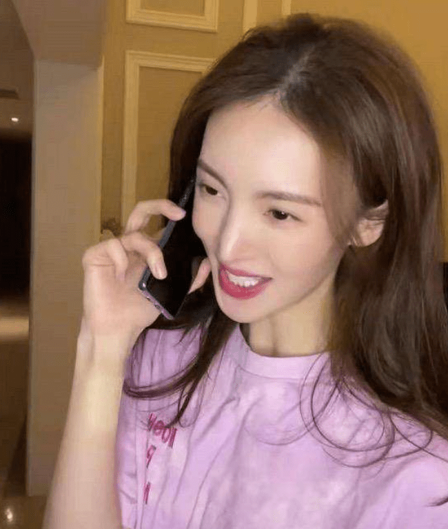 后遗症那些乱整鼻子的女星还好吗？后遗症一大堆，杨幂金晨都开始崩了