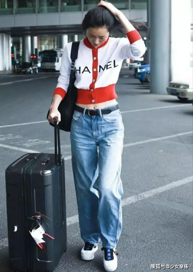 整体 秋冬针织怎样穿得好看,快学学刘雯是如何搭得,让你比别人更惊艳