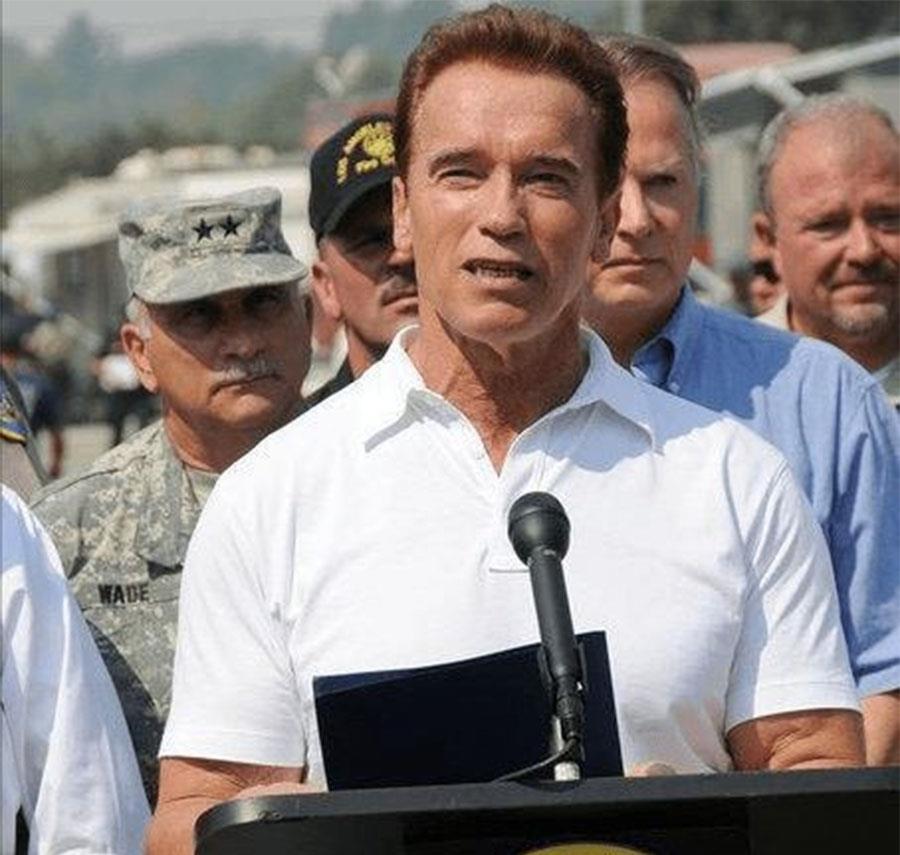 施瓦辛格一直被圈内看做是好丈夫的典范,好朋友史泰龙经常调侃他是个