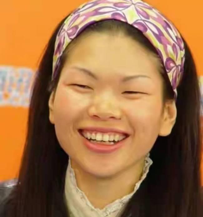 单眼皮雎晓雯广告照片遭恶评，定义审美变相貌攻击，小眼睛不再“高级”单眼皮女模特