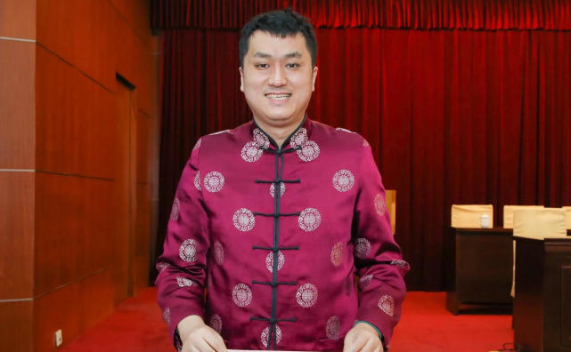 卫视|紧揪郭德纲不放、内涵德云社粉丝！3年了，他还是没有一点长进