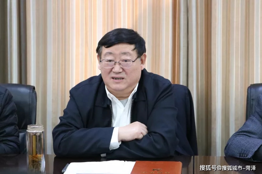 菏泽市人大常委会主任尹玉明到吴店镇开展重点镇建设调研