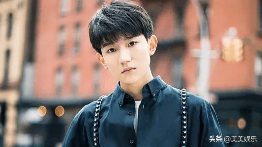 下巴美颜滤镜下的明星，尹正变ET，佘诗曼变蛇精，李现也扛不住