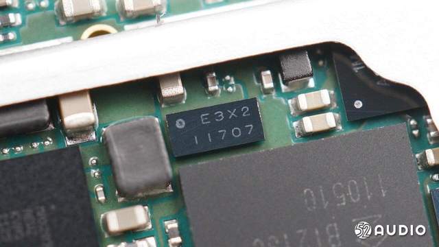 采用美信光学传感器，豪鹏科技电池，GARMIN佳明VENU2手表拆解报告