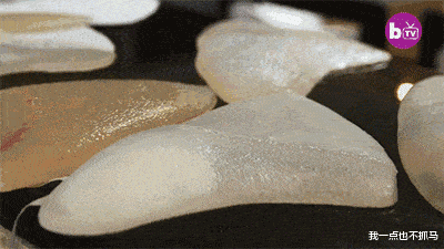 什么10年整容190次,变身猛男芭比,辣眼全网:什么?连全身肌肉都是假的?