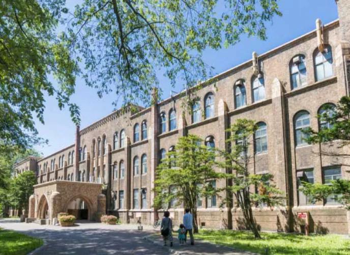 北海道大学:日本第一个颁发本科学位的大学_研究科_观光_札幌