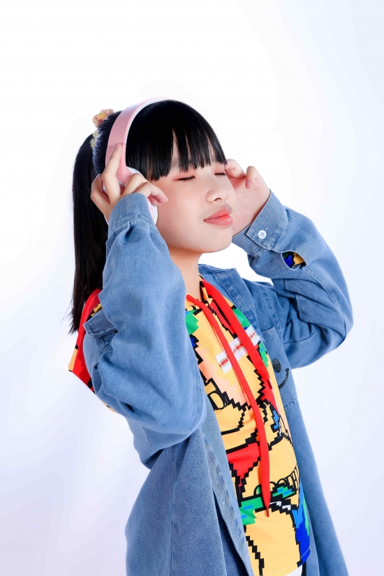 新声代原创歌手黄紫君新歌幕后上线稚嫩嗓音唱出坚定梦想