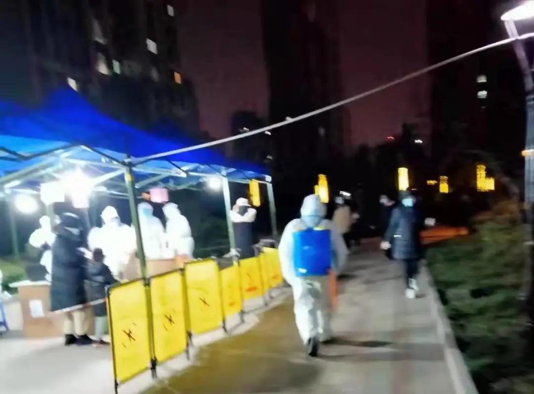 服务|金地智慧服务：西安物业人直面风险做好封控小区服务工作