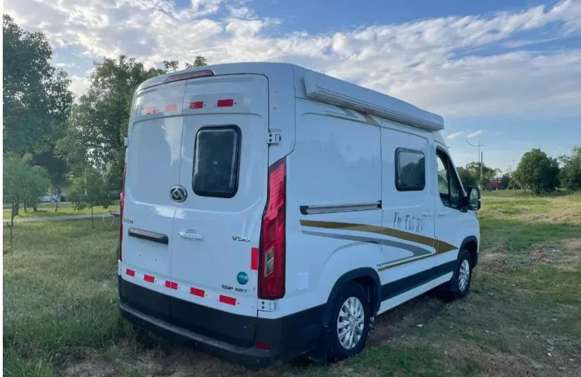 御泰房车最新推出v90短轴高顶房车,目前售价为20.98万.