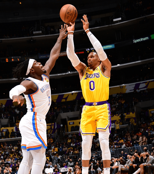 消耗|湖人為了威少放棄內(nèi)線真值得？效果太差恐過度消耗詹姆斯