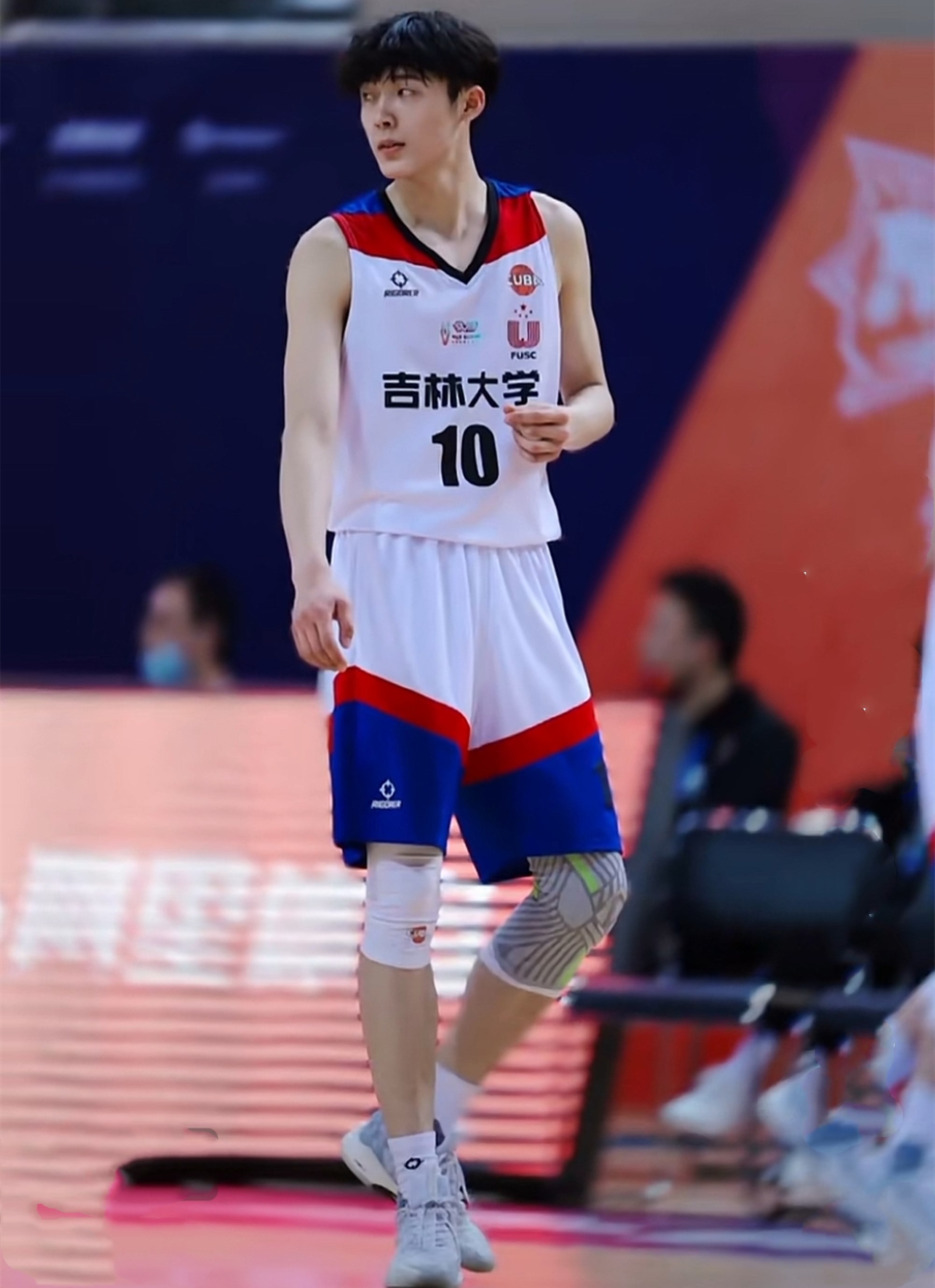 吉林大学"藤真健司"走红,颜值和球技均在线,学生直言想去吉大