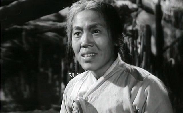 电影|八一厂表演艺术家曲云近照曝光，“银幕母亲”专业户，如今91岁了