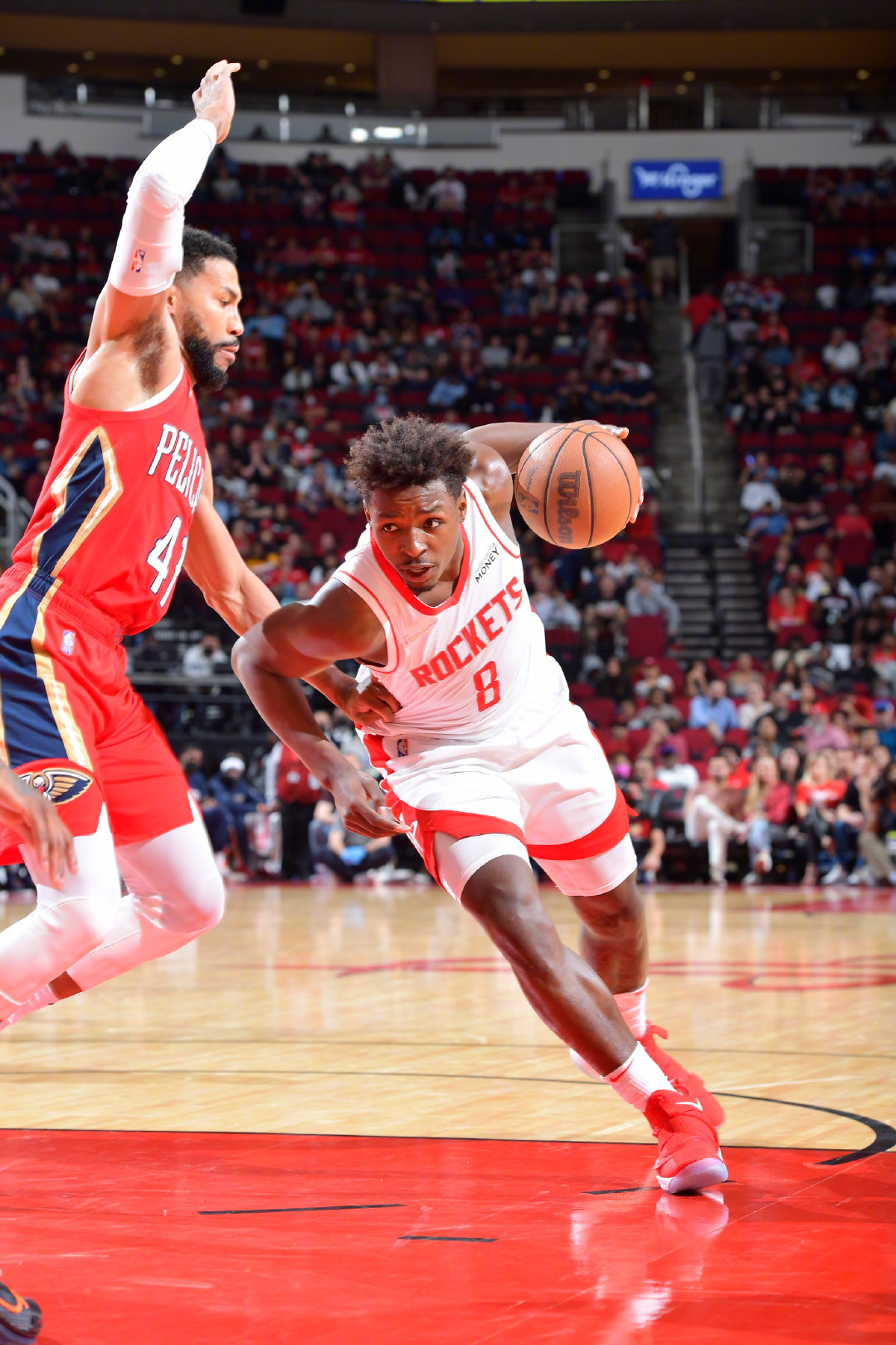 塞拉斯将泰特的防守属性脱离出来,让努瓦巴填补完全合适,而在火箭替补