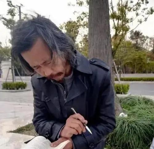 功利|流浪大师的“清醒”，打了多少“迷糊”网红的脸？