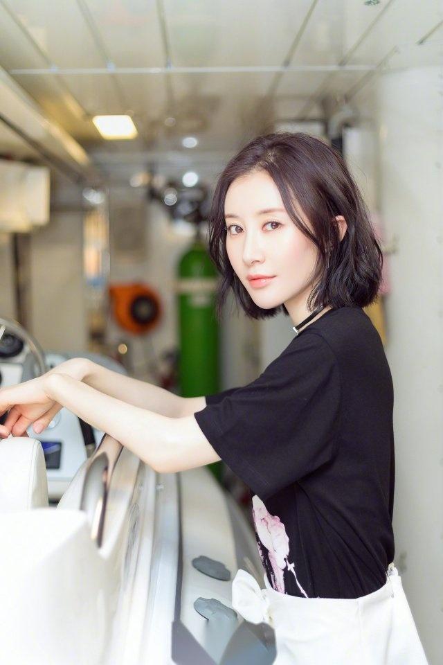 发型舒畅剪新发型摩卡波波头，30岁秒变成18岁少女，剪对发型很重要