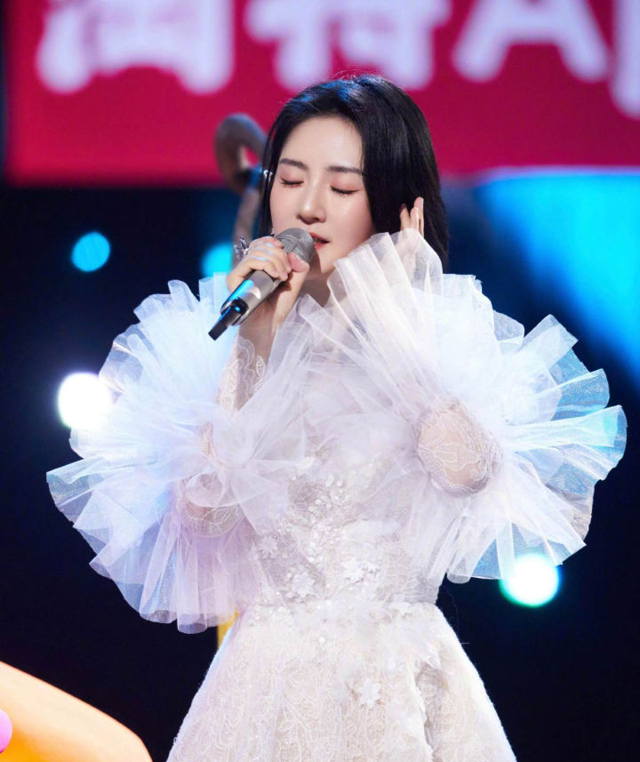 谢娜来|《快本》解散，跨年晚会未能当主持人，对谢娜来说未必不是好事