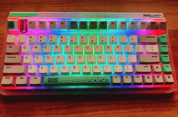 刚入手就成为生产力工具iqunix虫洞og80ttc金粉轴键盘简评