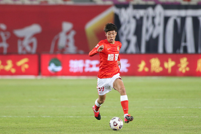 徐根宝|羡慕！日本高中联赛8强诞生！中国恒大足校开花结果，值得尊敬