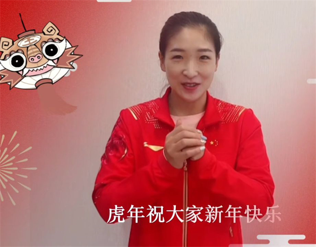 笑容|国乒富婆们也臭美！刘诗雯笑容妩媚晒美甲，陈梦涂红嘴唇成熟迷人