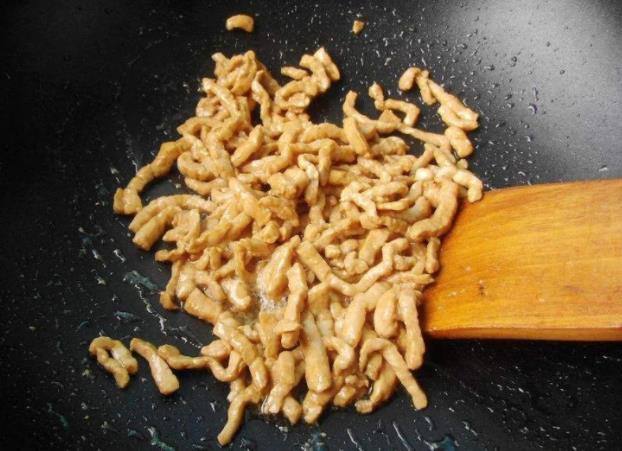 炒肉丝|3月多吃此菜,血管的“清洁剂”,保护血管,血管不堵了,肝脏好