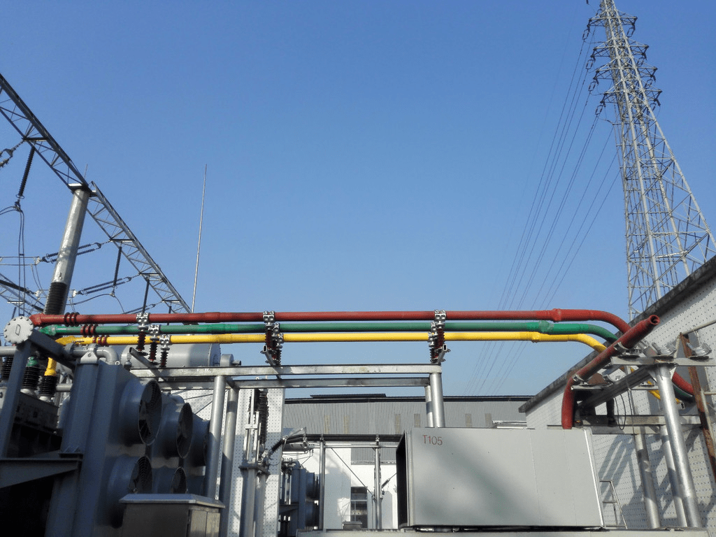 为保证输配电长期安全稳定运行,三相对流全屏蔽绝缘铜管母线采用高