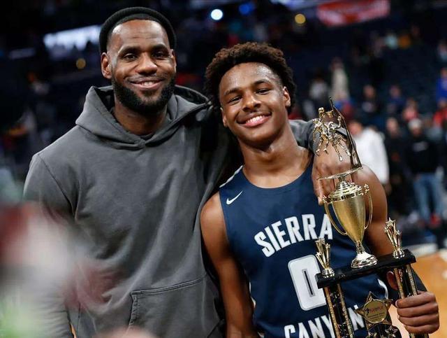 勒布朗|37岁詹姆斯还有目标：想和布朗尼一起征战NBA