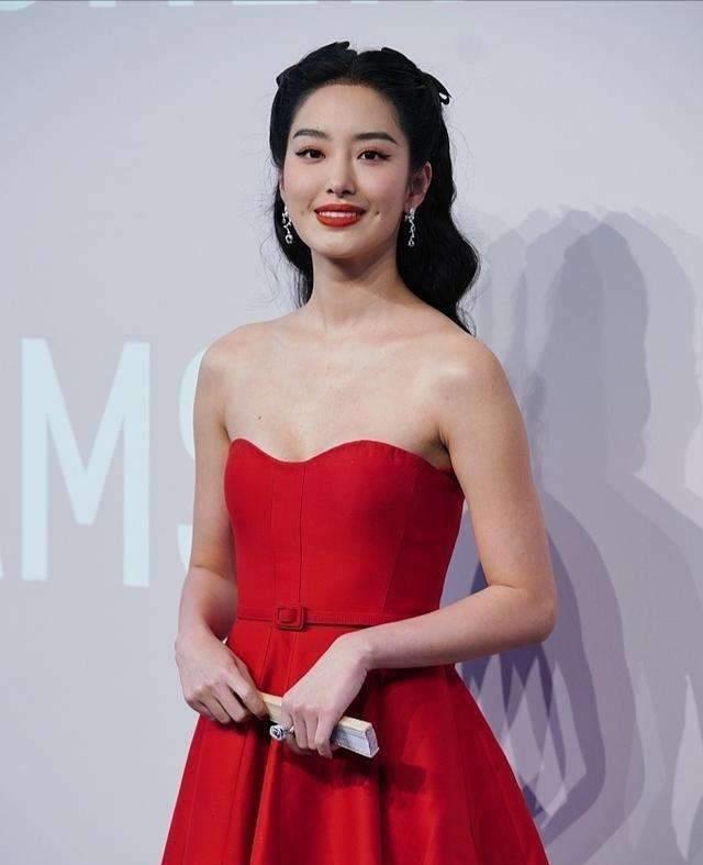 张俪嘴唇厚也好看的女明星，我只服这6位！比遍地的樱桃小嘴更耐看