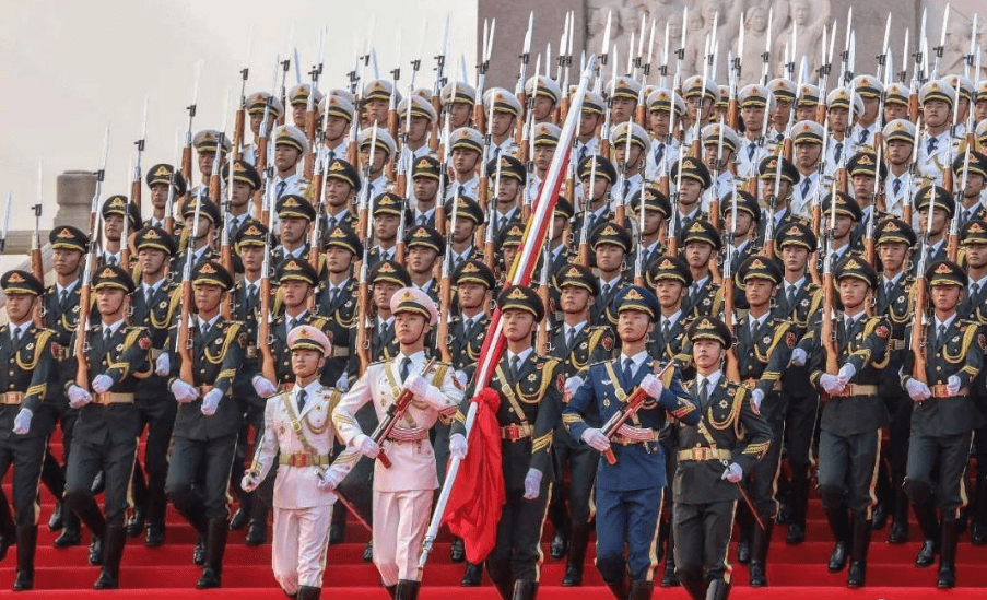 阅兵仪式也见证了我国各项事业的突飞猛进,而阅兵也成为了我国安定