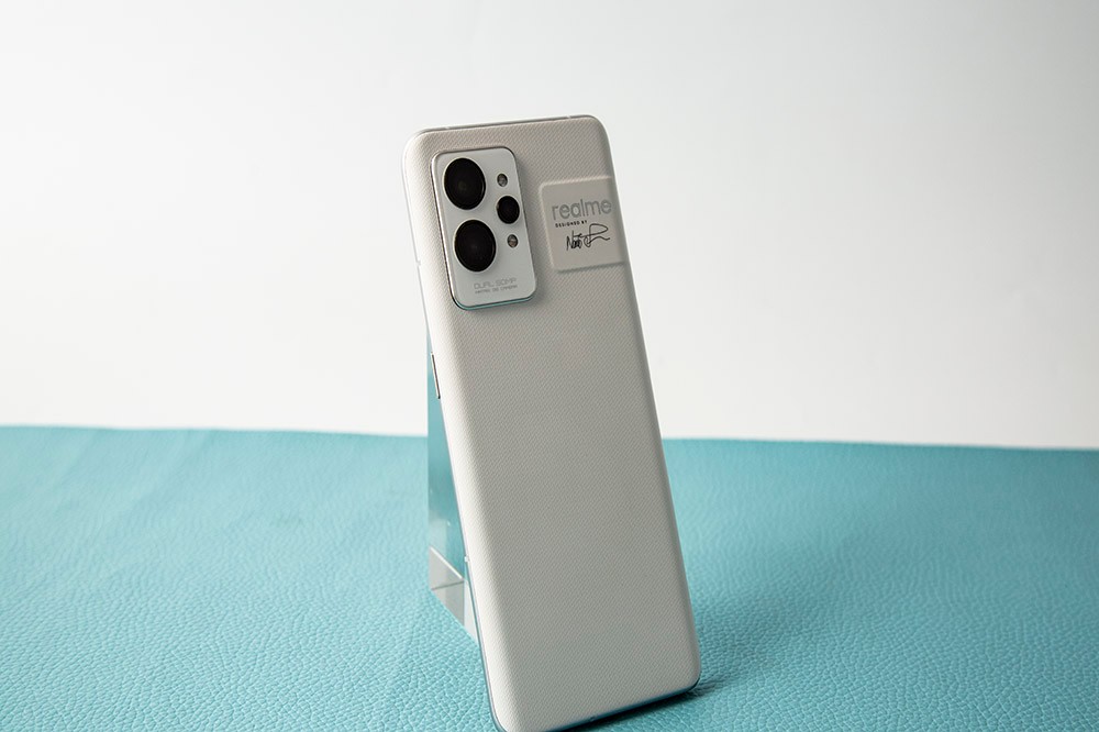 真我GT2 Pro首发评测：为年轻人打造的高端旗舰