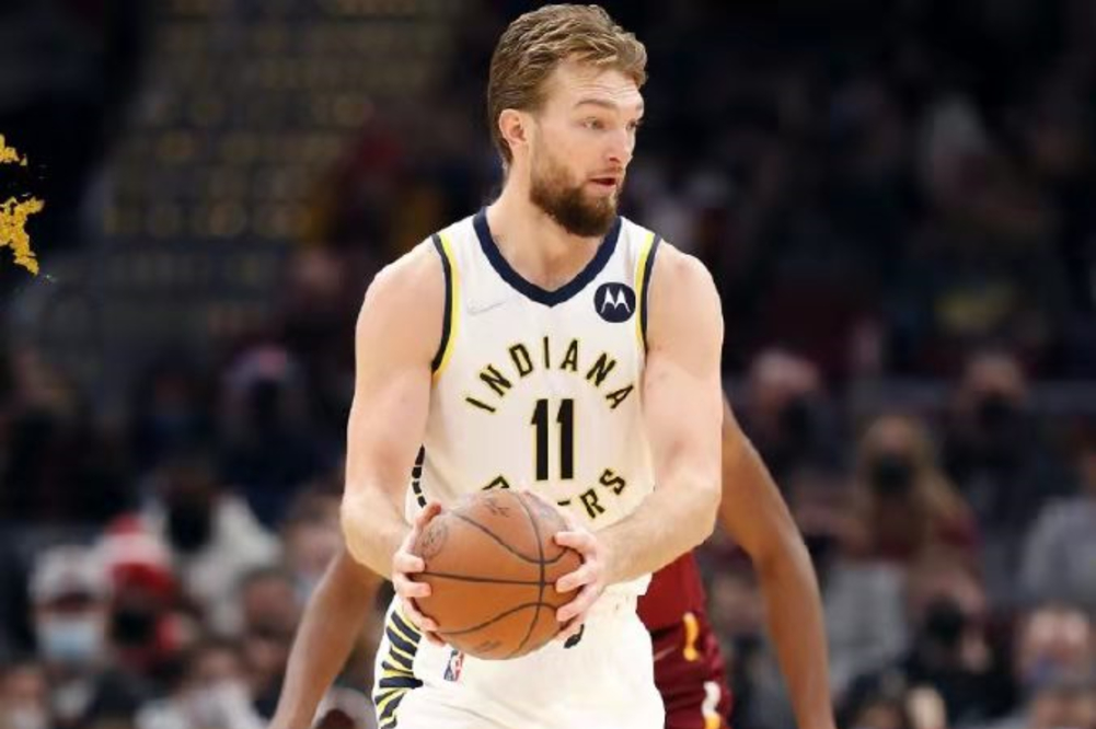 易边再战,特纳, 萨博尼斯和双塔努力带领步行者反超比分,随后萨博尼斯