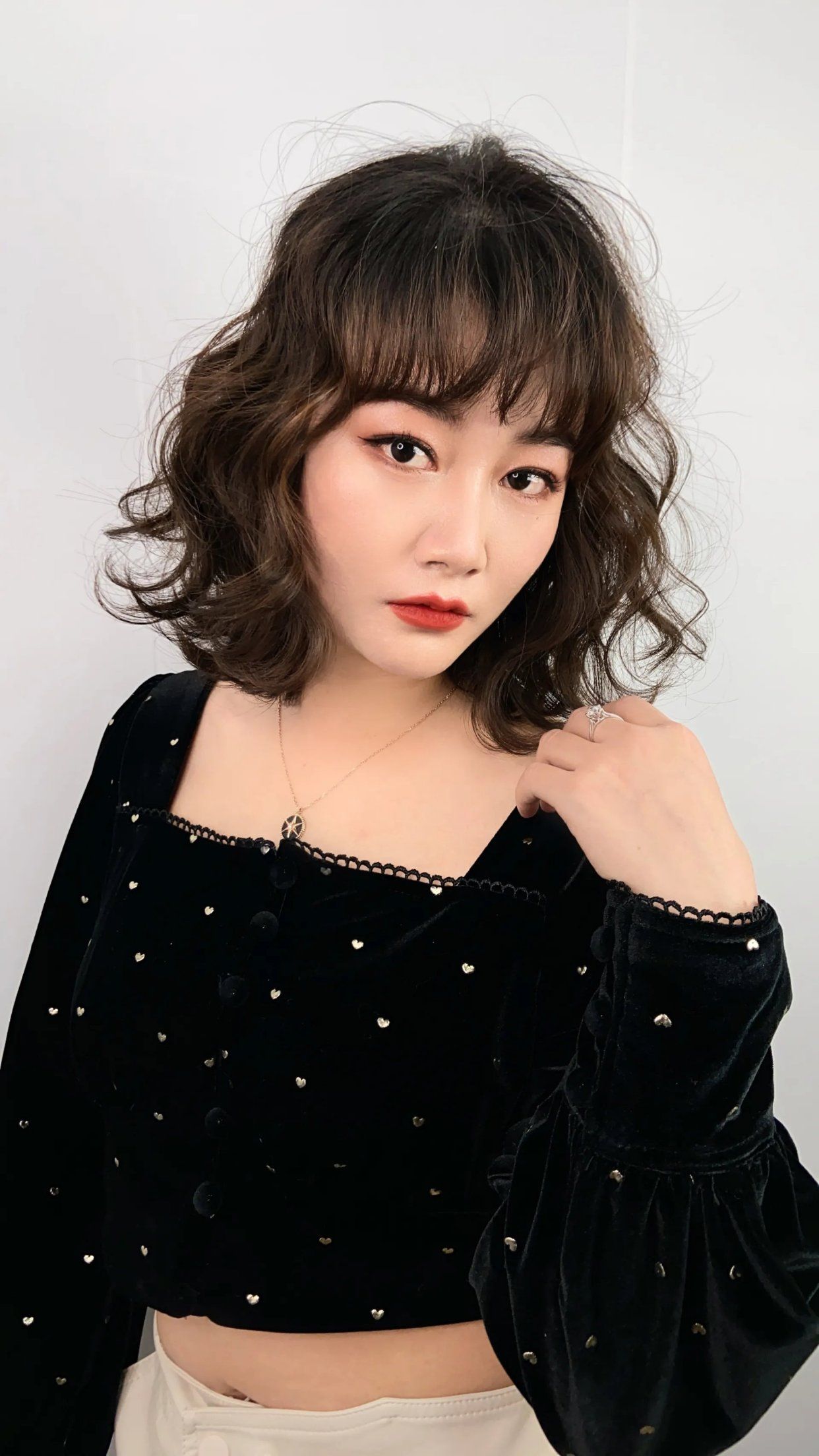 发型春节发型怎么选?都是卷烫发别错过,很洋气