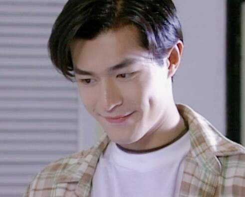 桃花自带“唇珠”的5位男星，有人面若桃花，有人邪魅挑逗，太迷人了