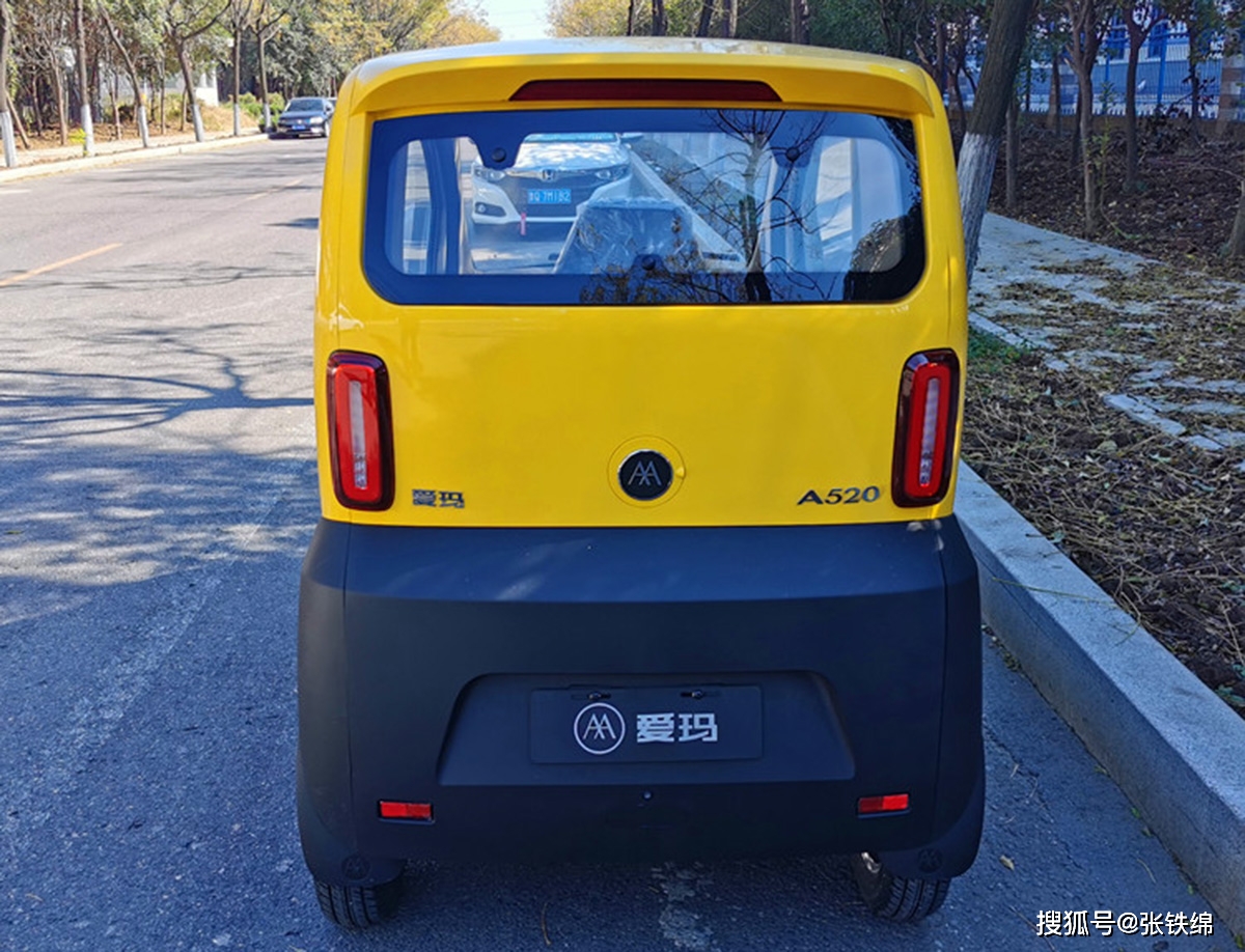 适合买菜接娃的四轮代步小车能挡风遮雨12座椅续航120km