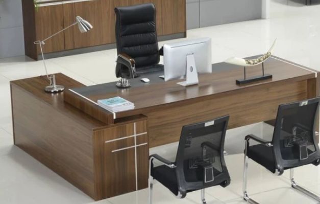 老板办公桌对面适合挂什么画 13e725c30e1b4b3ba23eab6007a18d4f.jpeg