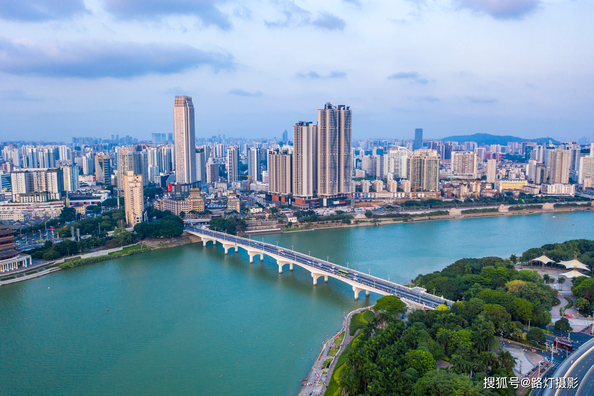 夜生活|中国“睡觉最晚”的省会城市，风光好美女多，凌晨2点街上还热闹