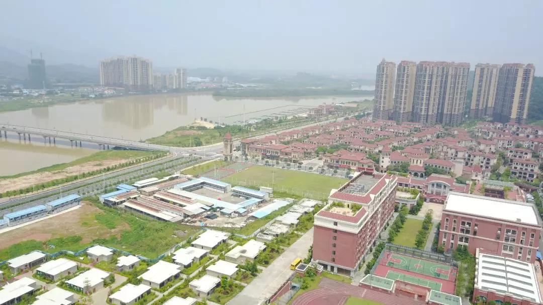 2022官网首页肇庆四会保利和悦江山唯一售楼处大家千万别错过了