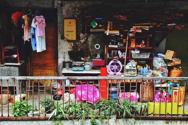 原创             怀旧型网红拍照圣地，成都胡同里的“小香港”，体验旧时老成都