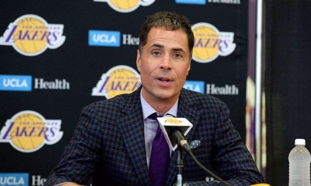 阵容|NBA-湖人最新动向！10天续签约翰逊，2老将恐遭甩卖：不求回报