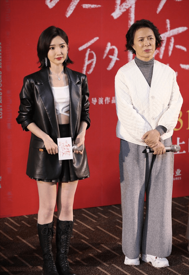 刘佳 刘佳演活了“任长霞”，演红了“贾玲妈”，穿西装配长裤优雅知性