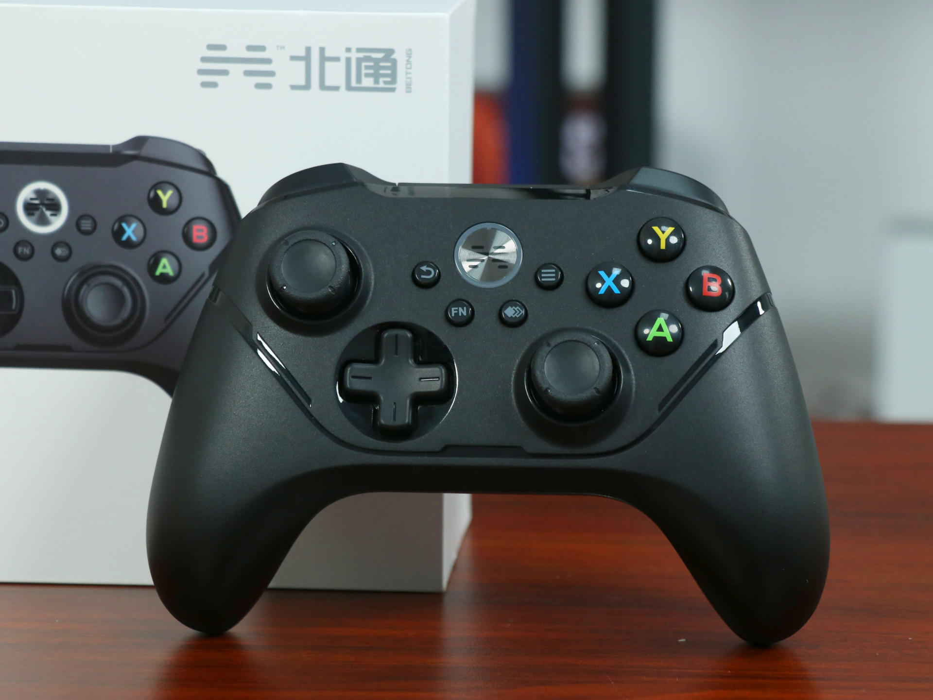 用智慧屏玩游戏怎么才能更爽华为智选北通智能游戏手柄体验测评