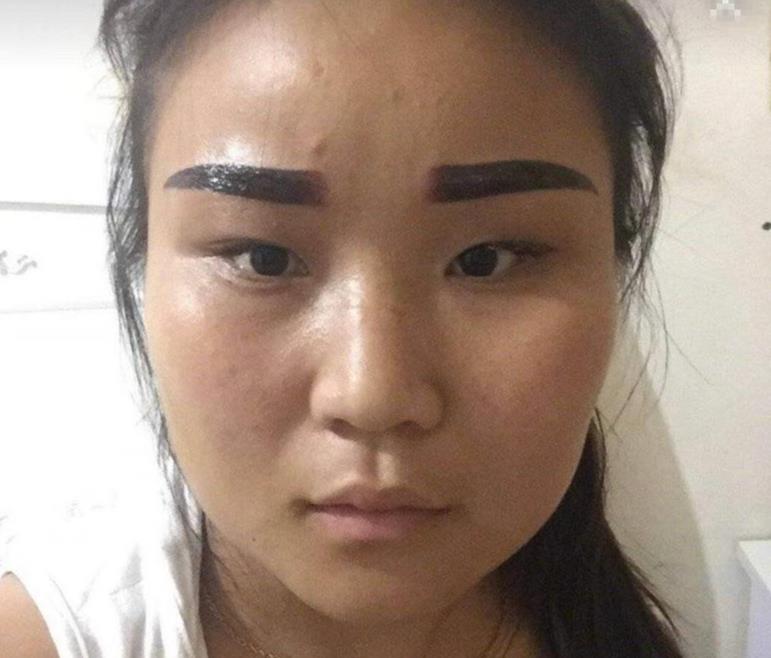 画眉女人过了50岁，化妆后看起来更脏更老？这些化妆误区你都避开了吗