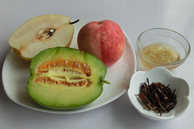 花瓣清凉水果花茶，让你远离春季花粉带来的尴尬，轻松换季