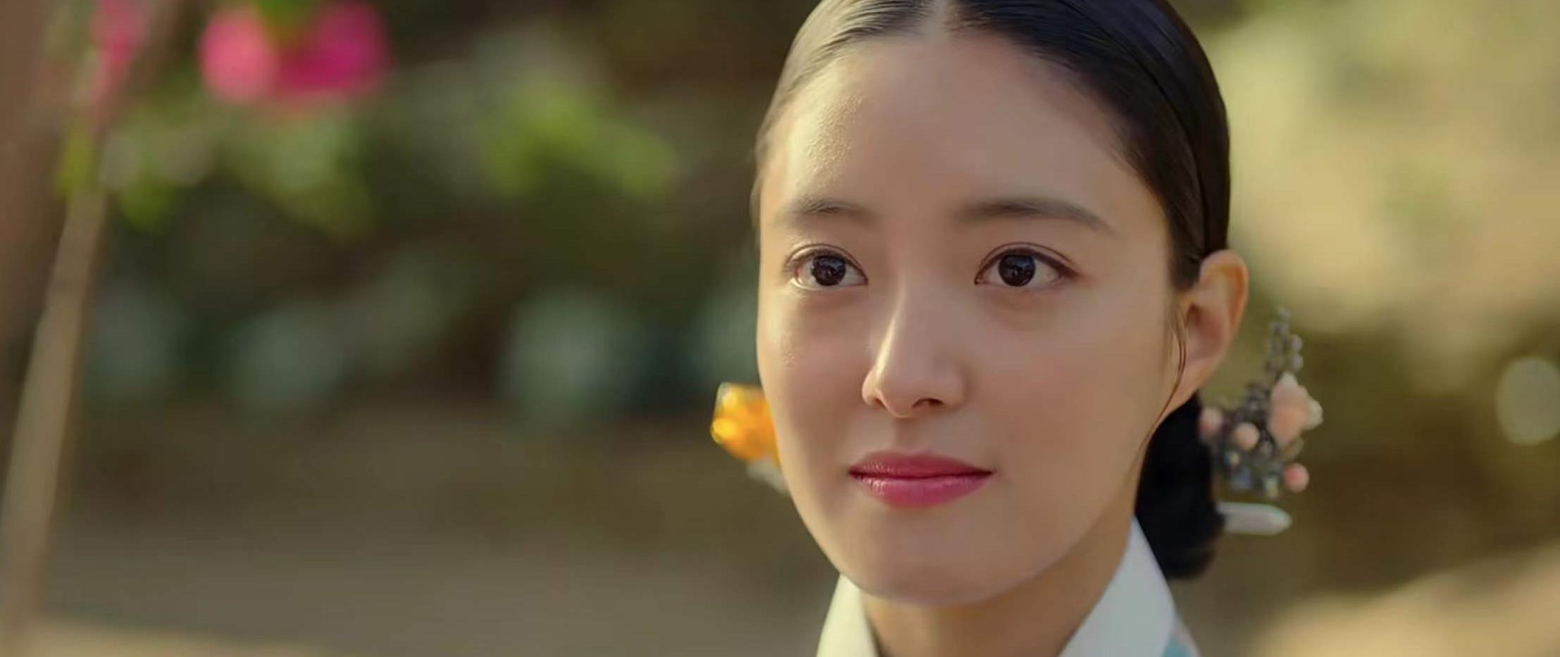 一心只想保护世子的宫女,用智慧频频救他于危难,还