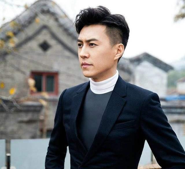 陈文杰|《少年大钦差》播出16年！叮当转型当导演、靳东逆袭“霸道总裁”