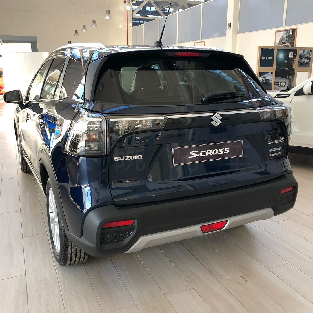 预售11万铃木suv新势力14t6at竞争缤智实车更帅气