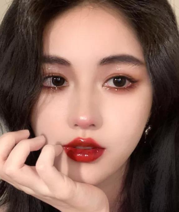 发型丝芭是不是开了“鞠学”课?各个妆容和神态都太像小鞠了