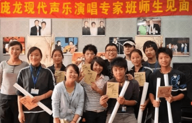 靠一首歌赚了2.4亿，从爆火到无人问津，庞龙究竟哪一步走错了？_老父亲_因为_音乐