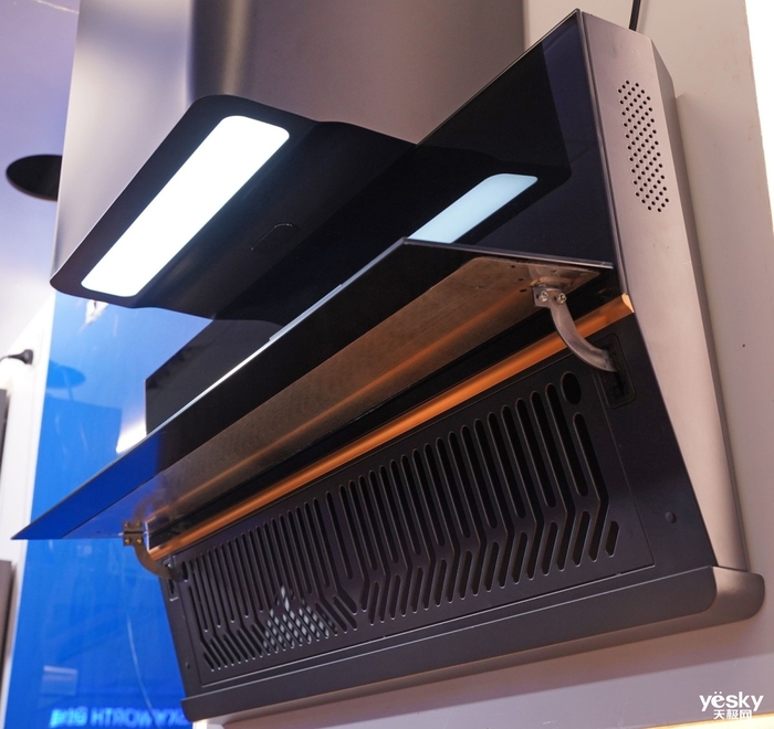 刀锋造型、超大吸力 创维薄镜6 Pro抽油烟机评测