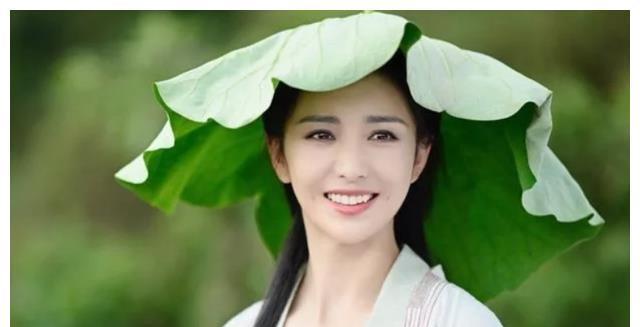 发型古装剧和现代剧妆容一样的女明星们，你们能走点心吗？